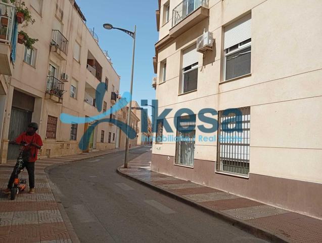 VENTA DE PISO EN ROQUETAS DE MAR (ALMERÍA) photo 0