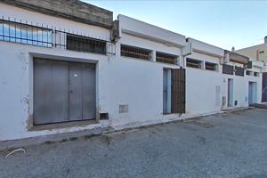 Oportunidad de Inversión en el Centro de Puerto Real: Local Comercial photo 0