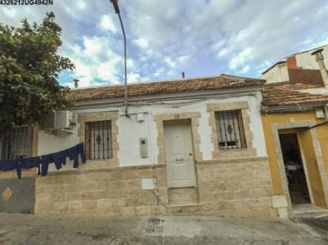 Venta de adosado sin posesión en el Campo de la Verdad de Córdoba photo 0