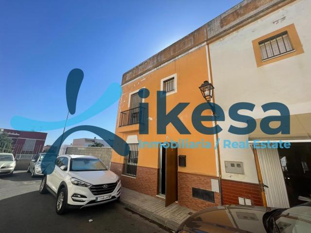 Unifamiliar Pareada En venta en Andalucia, Gerena photo 0