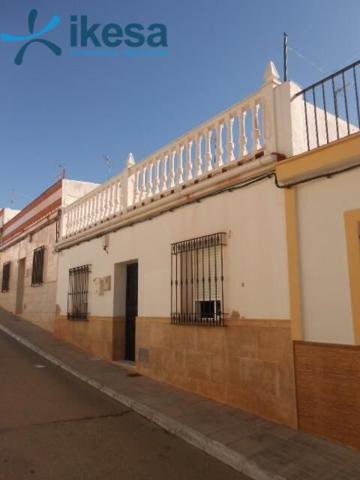 Venta de casa en Gibraleón, Huelva. Activo inmobiliario SIN POSESIÓN CON RENTABILIDAD. photo 0