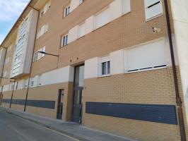 Encantador Piso en Las Navas del Marqués - Oportunidad Única photo 0
