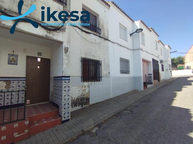 Venta de casa adosada a Reformar en Cumbres Mayores, Huelva. photo 0