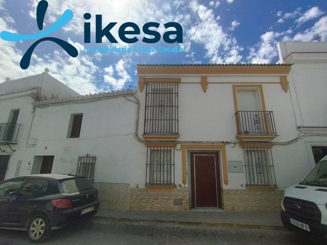 Venta de casa en Moguer, Huelva photo 0