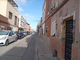 Unifamiliar Pareada En venta en Algeciras, Algeciras photo 0