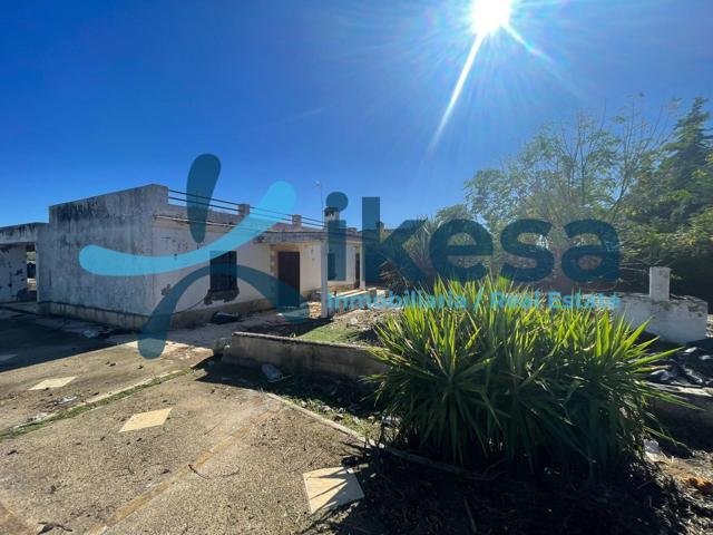 Chalet independiente con piscina en Sanlúcar la Mayor (Sevilla) photo 0