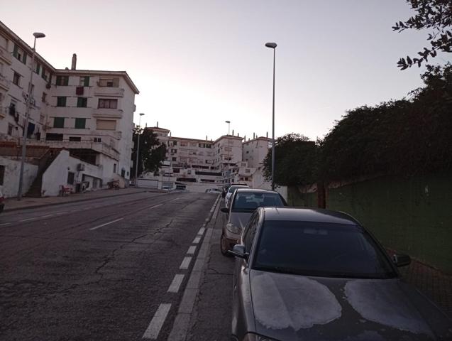 ¡ Oportunidad ! Piso de 91 m2 para reformar a la venta en Algeciras, Cádiz. photo 0