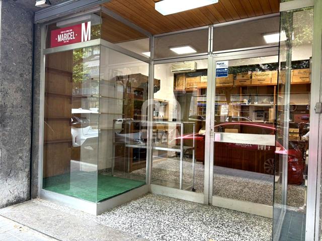 LOCAL AL PASEIG DE L&#x27;ESTACIÓ photo 0