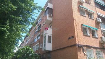 Piso En venta en Vinateros, Madrid photo 0