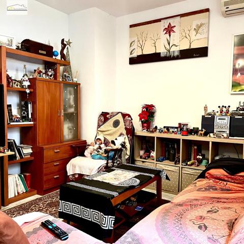¡Un rincón único en Málaga con patio y garaje incluidos! photo 0