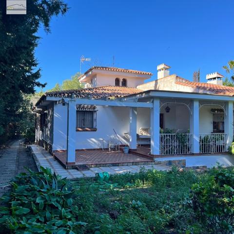 ¡Una villa con alma andaluza y el espacio que siempre soñaste! photo 0