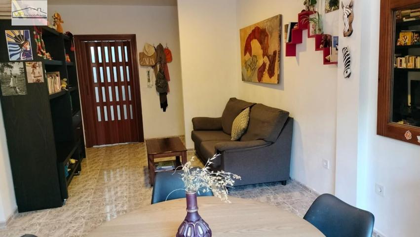 ¡Espacio, luz y patio privado: el hogar que buscabas en Málaga! photo 0