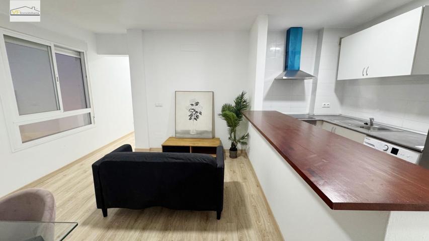 ¡Vive cómodo, vive bien: Apartamento reformado junto al Hospital Civil! photo 0