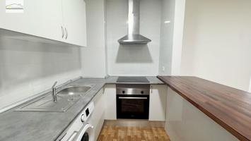 ¡Apartamento con garaje y trastero junto al Hospital Civil! photo 0