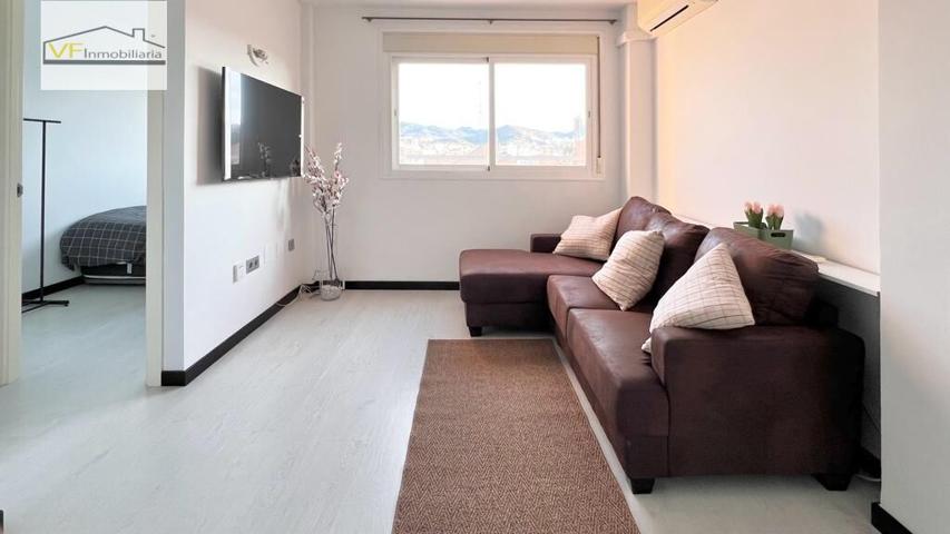 ¡Más que un piso, tu refugio moderno en pleno centro! photo 0