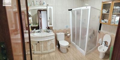 ¡Espacio, luz y patio privado: el hogar que buscabas en Málaga! photo 0