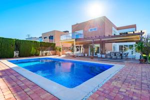 Unifamiliar En venta en Urb. Torre En Conill, Betera photo 0