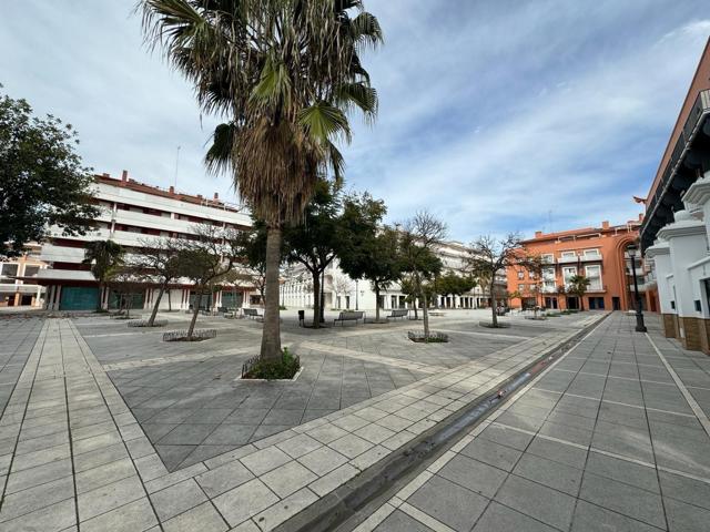 MÁGNIFICA CASA EN LA  PLAZA DE LAS INFANTAS photo 0