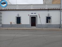 CASA INDEPENDIENTE PARA REFORMAR EN EL CASCO HISTÓRICO CON MUCHAS POSIBILIDADES photo 0