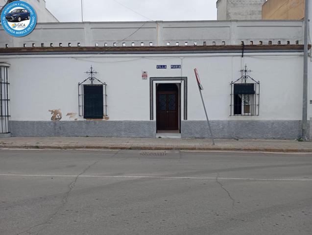 CASA INDEPENDIENTE PARA REFORMAR EN EL CASCO HISTÓRICO CON MUCHAS POSIBILIDADES photo 0