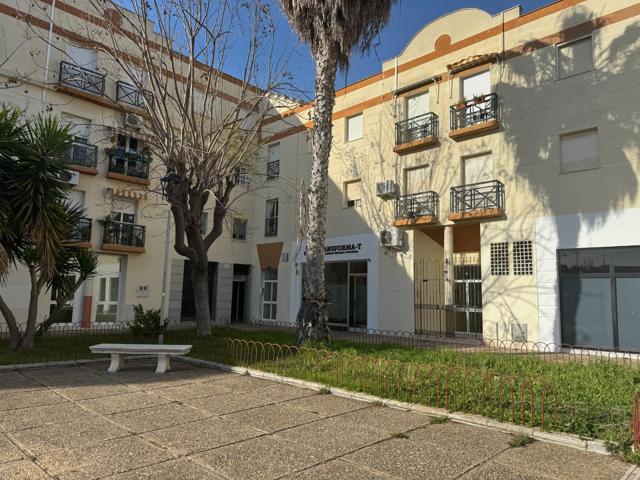 AMPLIO PISO DE 4 HABITACIONES JUNTO A LA CALZADA DE DUQUESA ISABEL photo 0