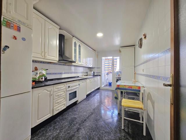 PISO DE 3 HAB Y 2 BAÑO JUNTO A LA CALLE BARRAMEDA photo 0