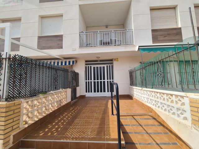 apartamento semireformado con vistas al mar photo 0