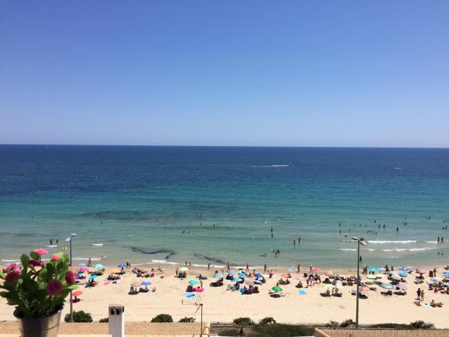 Exclusivo apartamento con licencia turistica en Primera Línea de la Playa Mil Palmeras photo 0