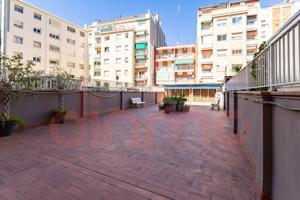 Piso En venta en Calle De Berlín, Sants-Montjuïc, Barcelona photo 0
