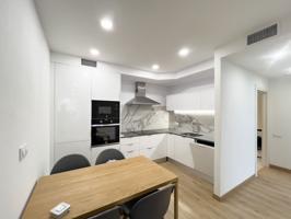 Piso En venta en Avenida Del Paral·lel, Sants-Montjuïc, Barcelona photo 0