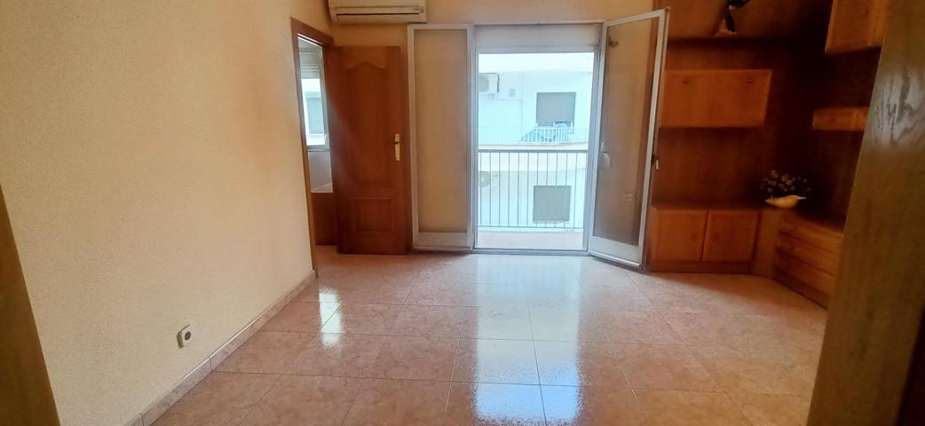 Piso En venta en Centre, Santa Coloma De Gramanet photo 0