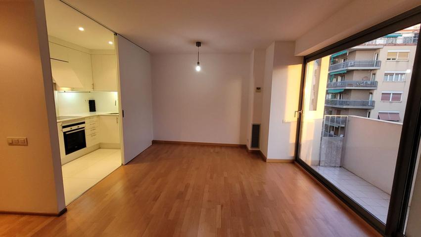 PISO EN FINCA JOVEN, A POCOS PASOS DE SAGRADA FAMILIA Y PLAÇA JOANIC photo 0