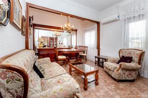 Piso de 2 habitaciones, finca con ascensor en barrio de Horta - Guinardo. photo 0