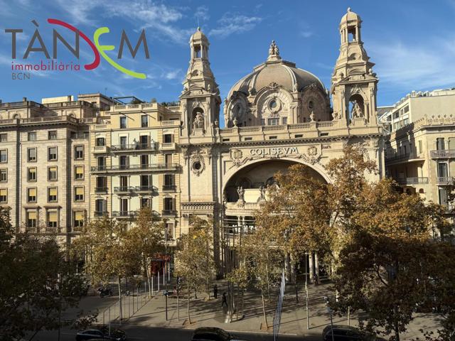 Piso exclusivo de 305 m2 en el centro de Barcelona, a pasos de Paseo de Gracia y Plaza Catalunya photo 0