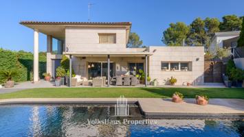 Gran casa en zona privilegiada photo 0