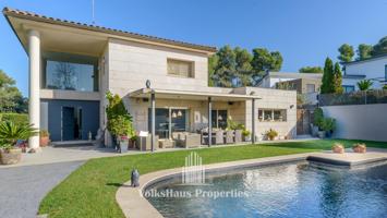 Gran casa en zona privilegiada photo 0