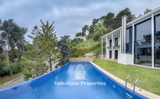 Vive junto al mar en esta preciosa villa photo 0