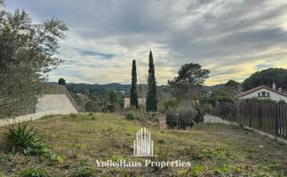 Terreno orientado a sur con vistas a zona verde, a 15 min andando de la estación photo 0