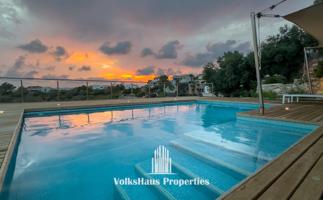 Exclusiva villa en Sitges con vistas infinitas al mar photo 0