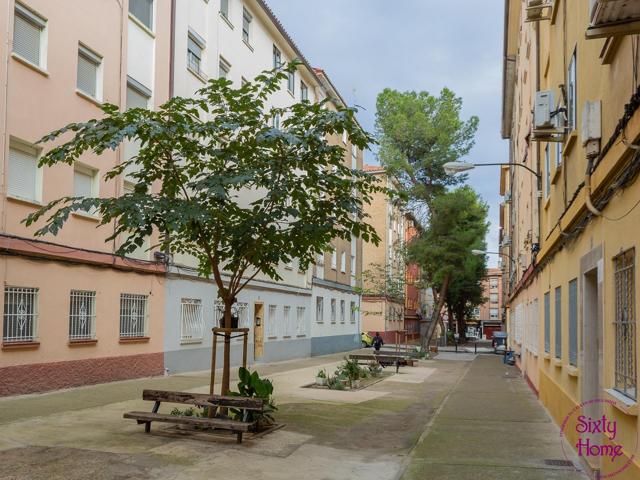 Piso en venta de 3 dormitorios en Sanz de Artibuzilla en el Barrio de Torrero photo 0