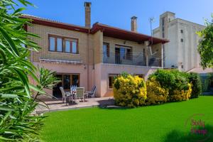 Casa de 5 dormitorios con terreno en Angüés photo 0
