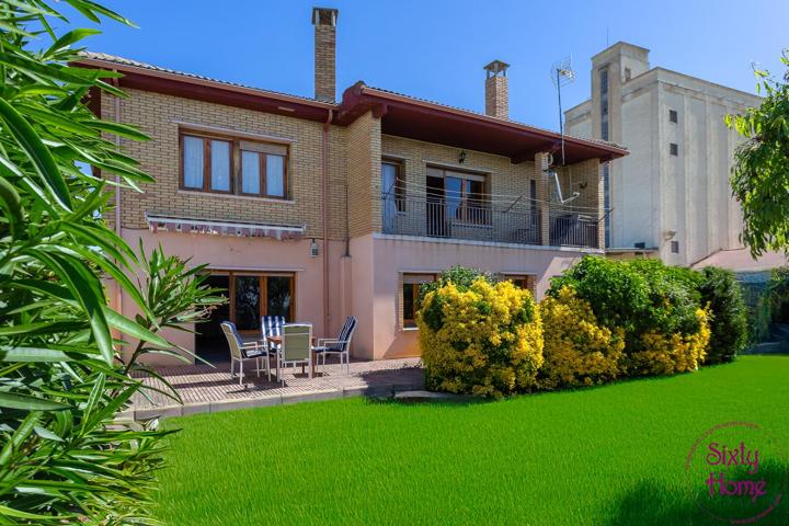 Casa de 5 dormitorios con terreno en Angüés photo 0