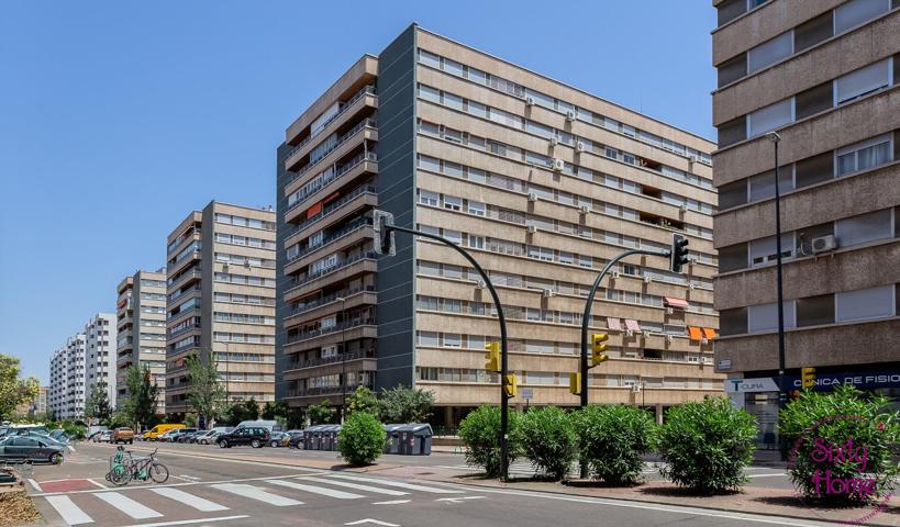 Piso en venta de 4 dormitorios en urbanización Parque Roma photo 0