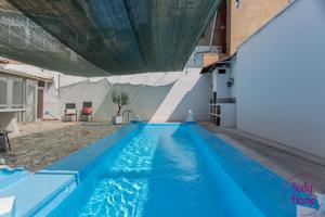 Casa independiente con piscina de tres dormitorios en centro de Sariñena photo 0