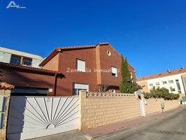 VIVIENDA UNIFAMILIAR CON JARDÍN PRIVADO photo 0