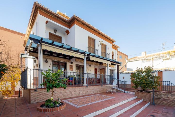 ¡¡¡ Maravillosa casa independiente con jardin y piscina en zona Alminares!!! photo 0