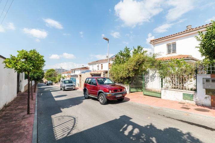 Chalet a la venta en Monteluz photo 0