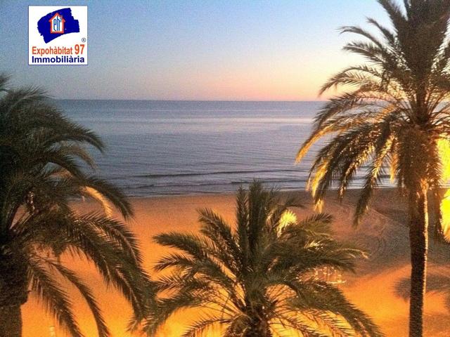 Apartamento de 2 habitaciones con vistas espectaculares al mar – Primera línea de playa en Paseo Miramar photo 0