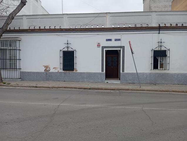 CASA INDEPENDIENTE PARA REFORMAR EN EL CASCO HISTÓRICO CON MUCHAS POSIBILIDADES photo 0