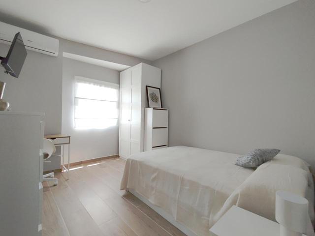 Habitación en alquiler en Valencia de 75 m2 photo 0